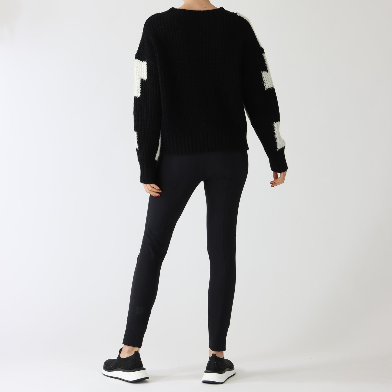 Black and White Large Chickcheck Knit Sweater