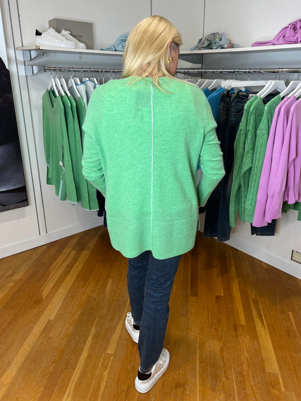 Jade Easy Hi Low Tipped Vee Cashmere Sweater