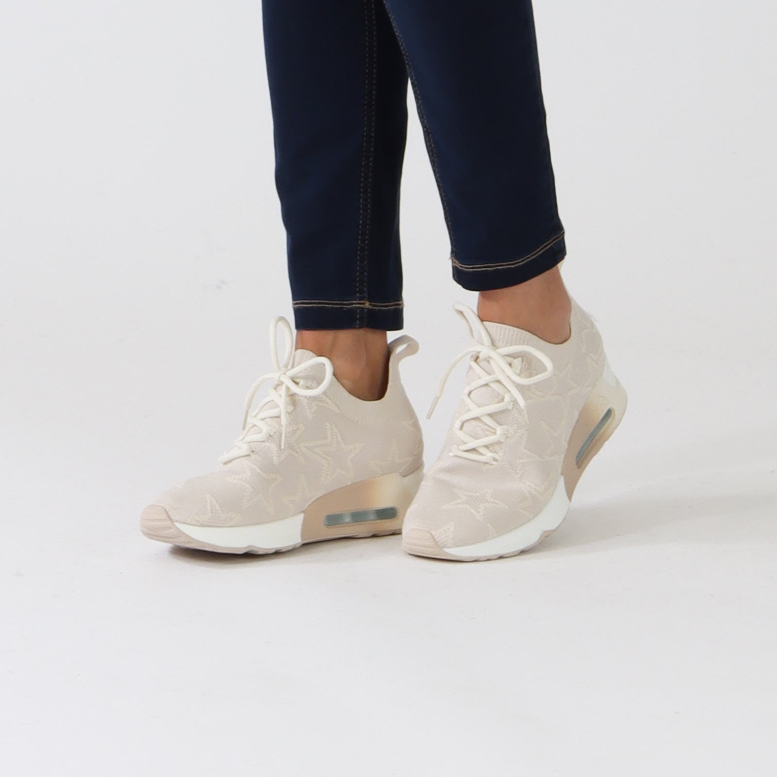 Lucky Star Tofu & Shell Knit Sneakers