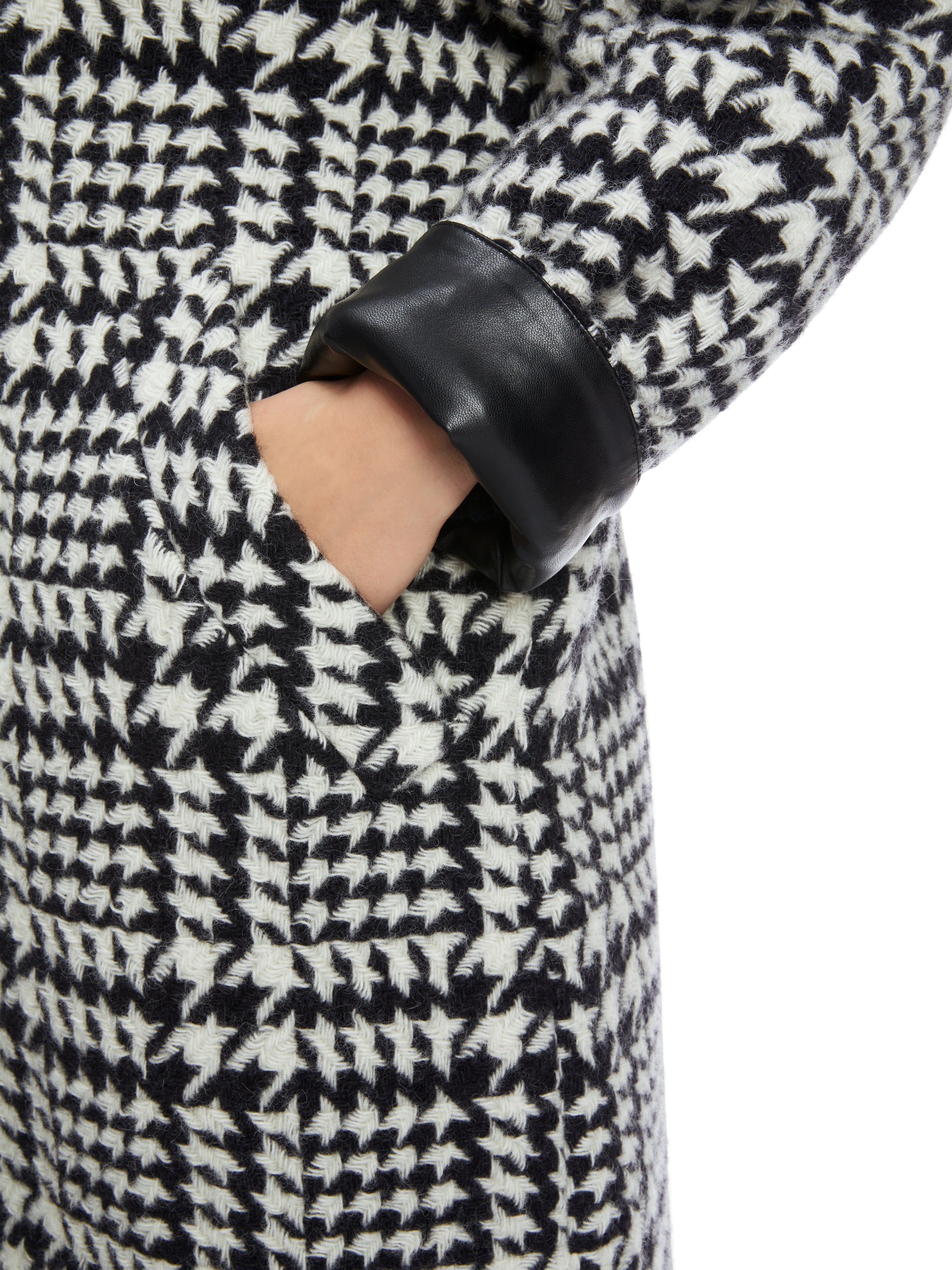 Black and White Chickcheck Print Wool Coat