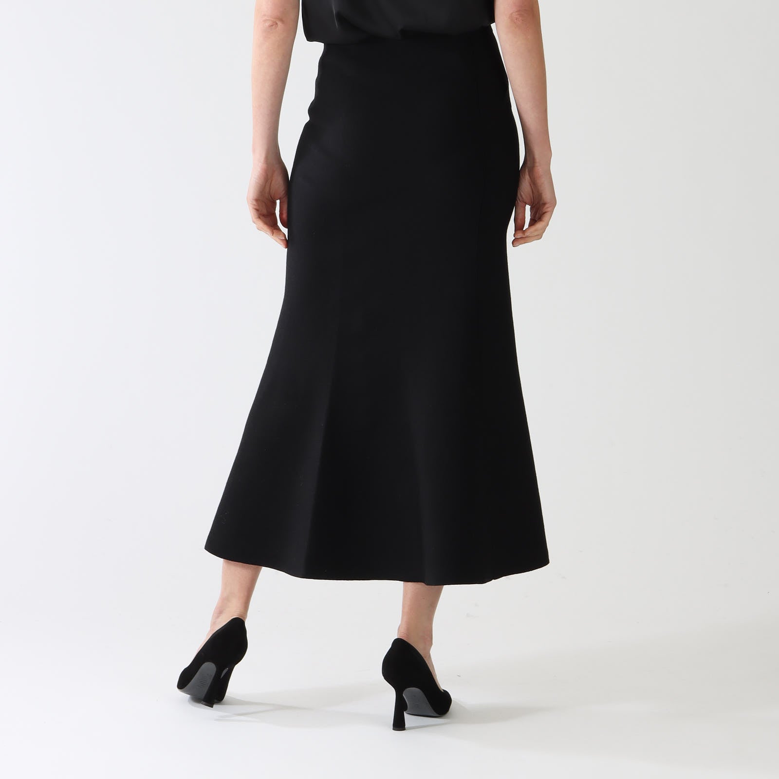 Nero Fluted Knit Midi Skirt