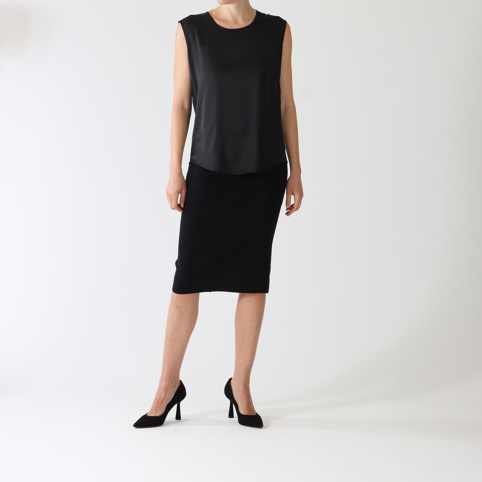 Nero Satin Style Sleeveless Top