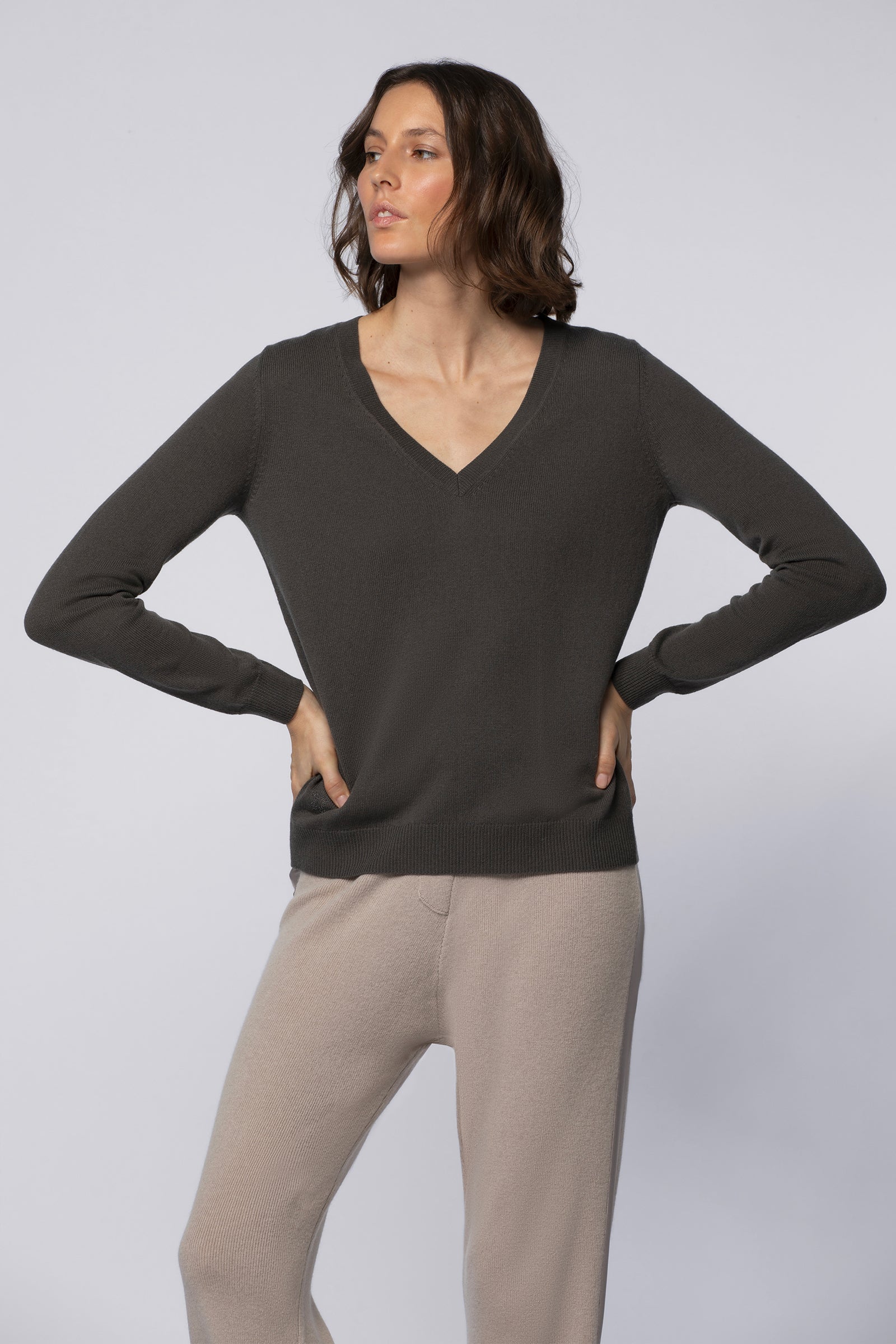 Palani Thyme V-Neck Cashmere Sweater