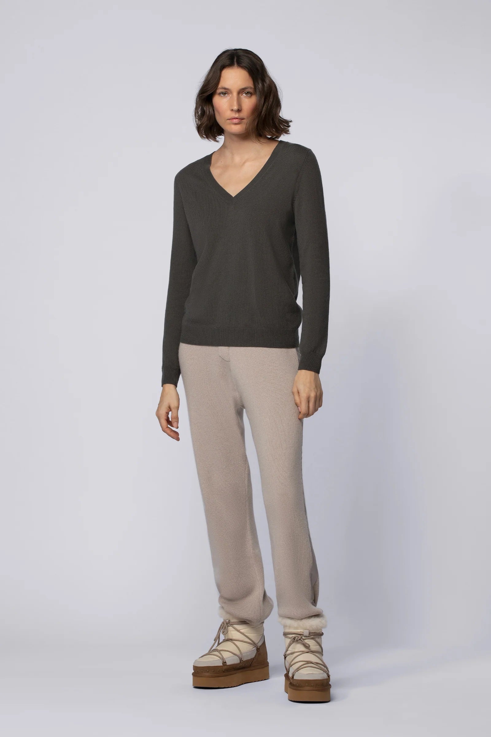 Palani Thyme V-Neck Cashmere Sweater