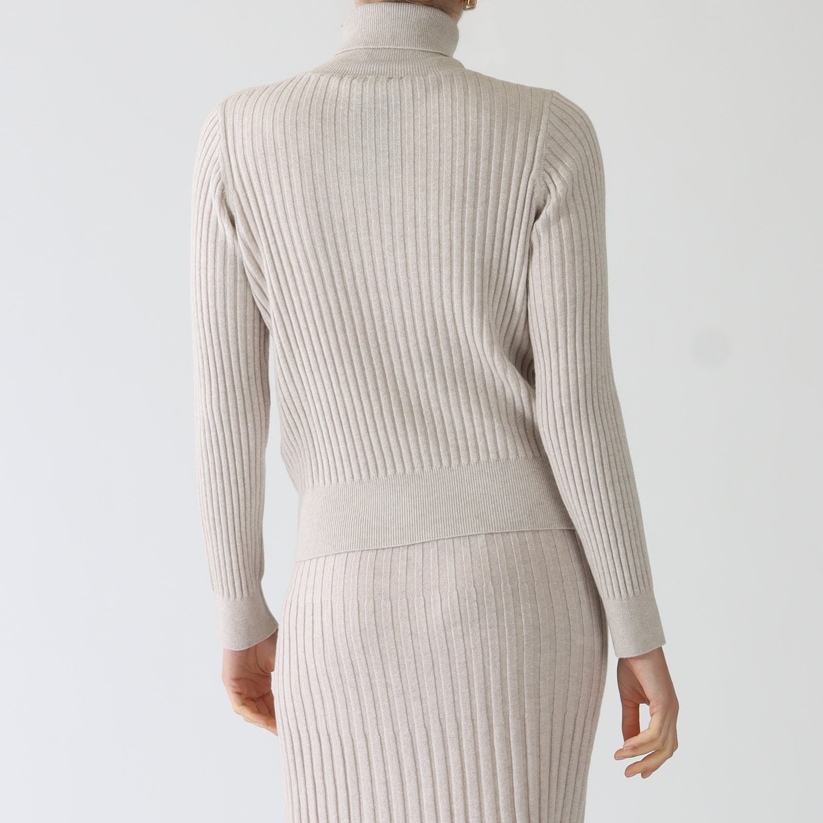 Sabbia Ribbed Cashmere Blend Turtle Neck Sweater