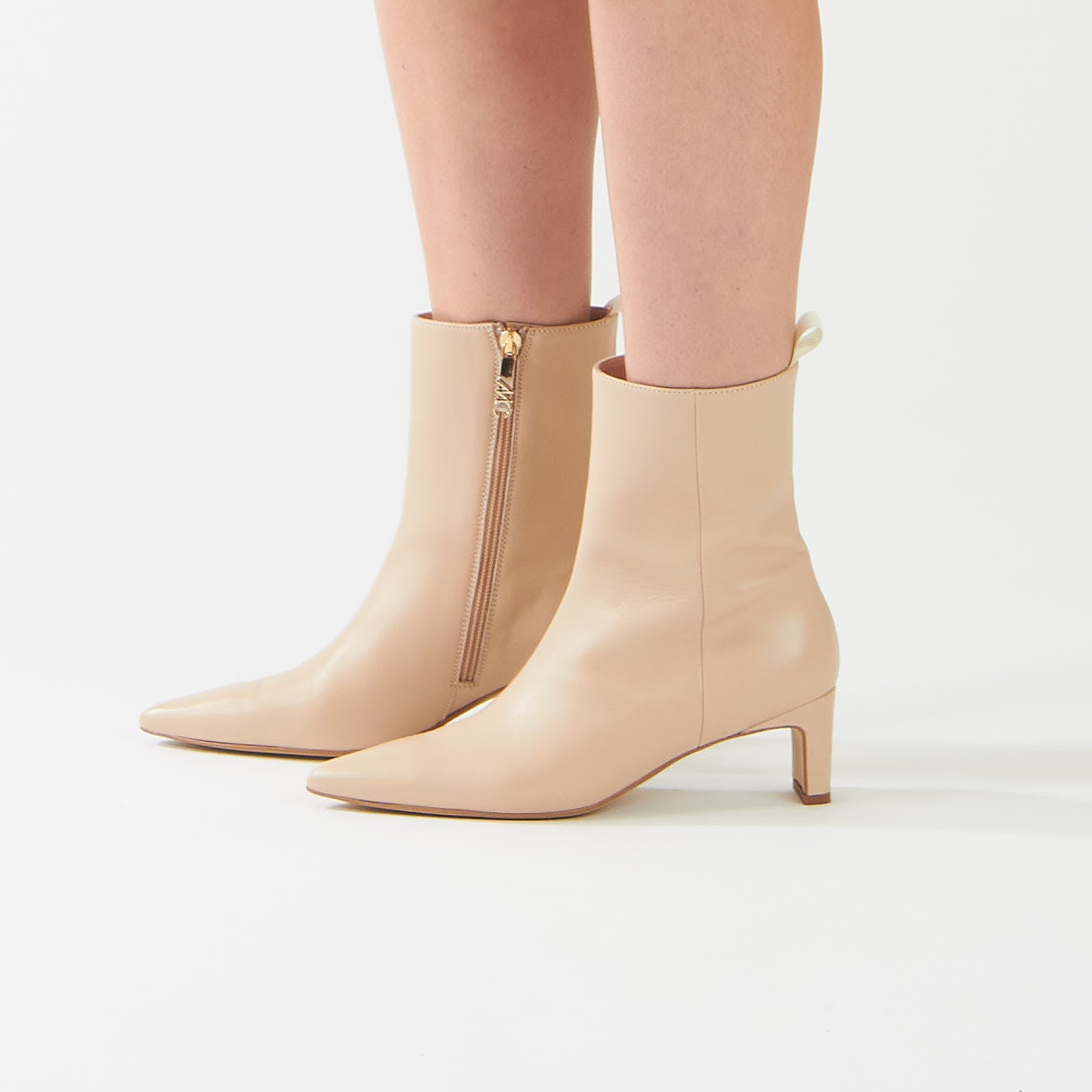 Soft Blossom Pointed Leather Heeled Boots