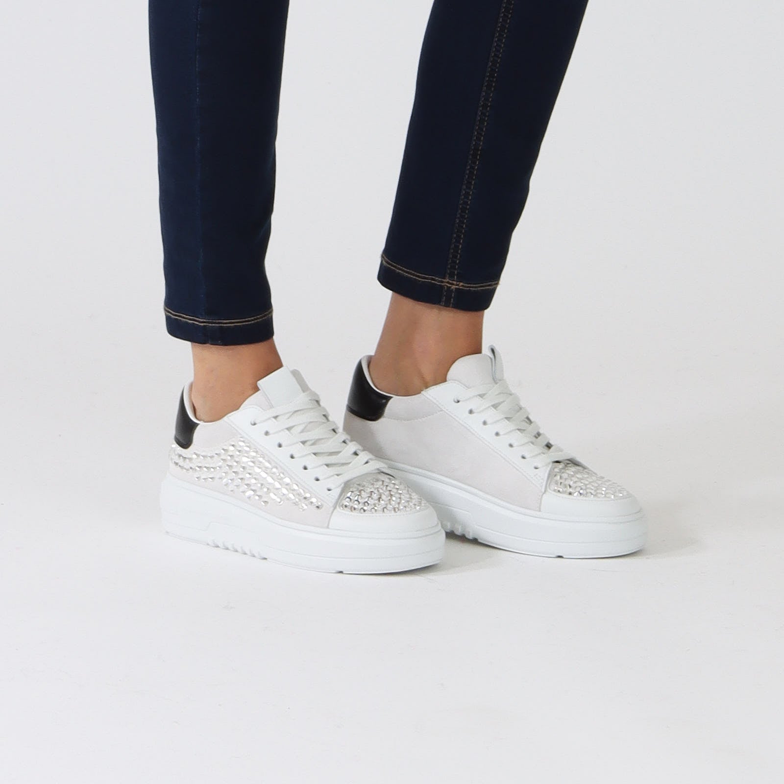 Bianco Turn Crystal Sneakers