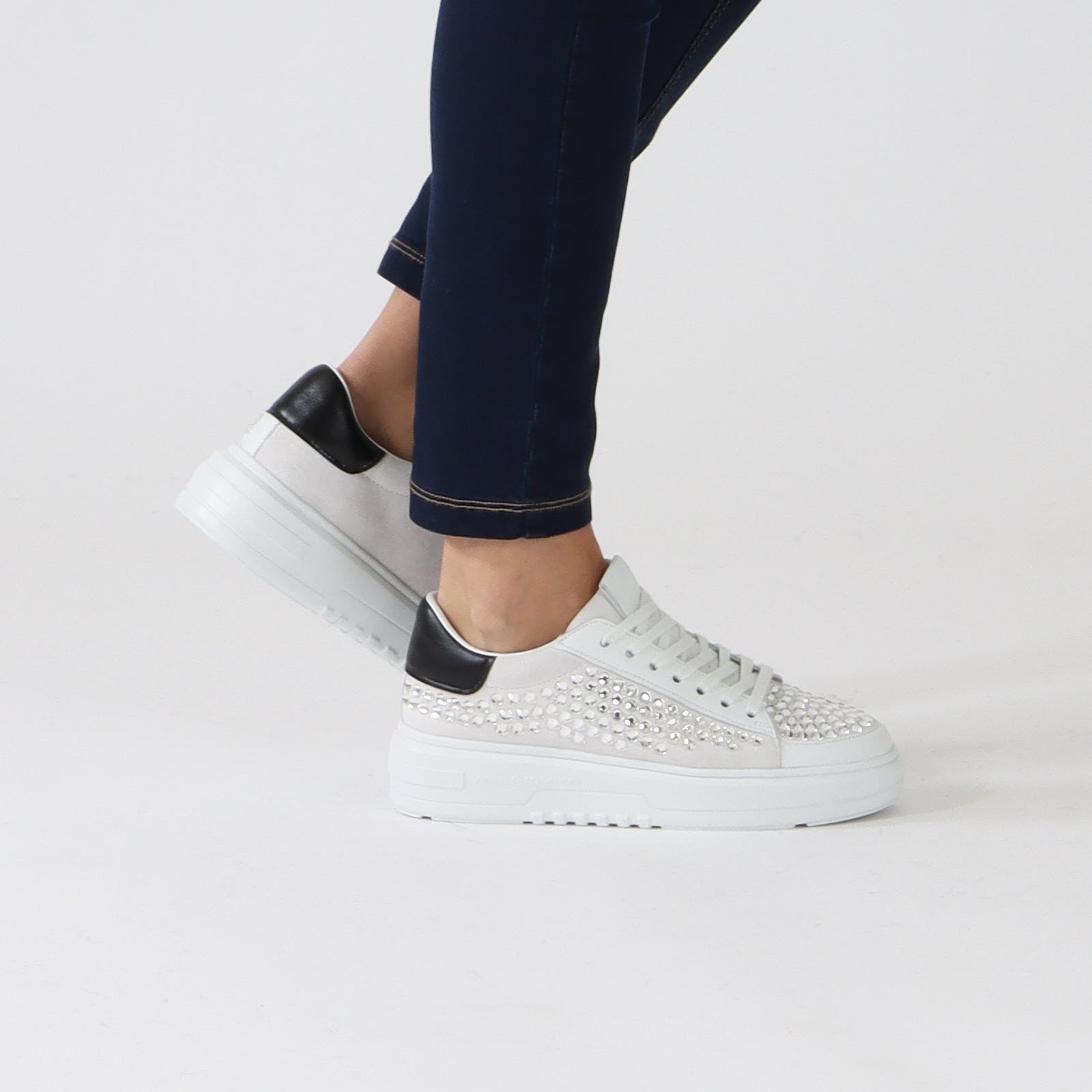 Bianco Turn Crystal Sneakers