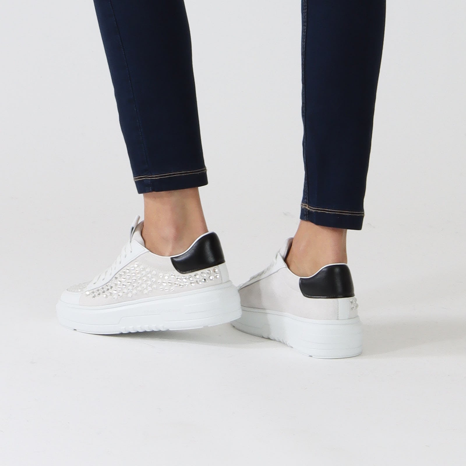 Bianco Turn Crystal Sneakers